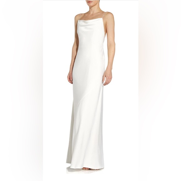 White gown - Picture 7 of 8